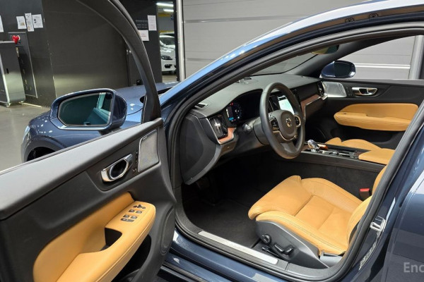 2023 Volvo S60 с пробегом 23 545 км