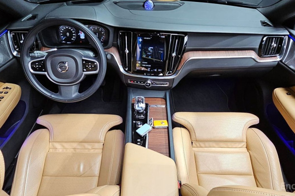 2022 Volvo S60 с пробегом 52 358 км