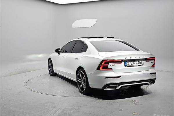2022 Volvo S60 с пробегом 55 754 км