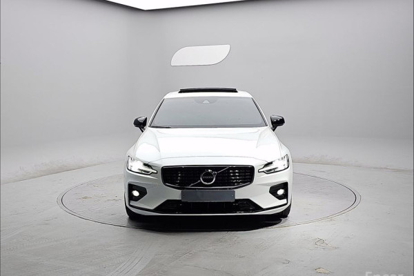 2022 Volvo S60 с пробегом 55 754 км