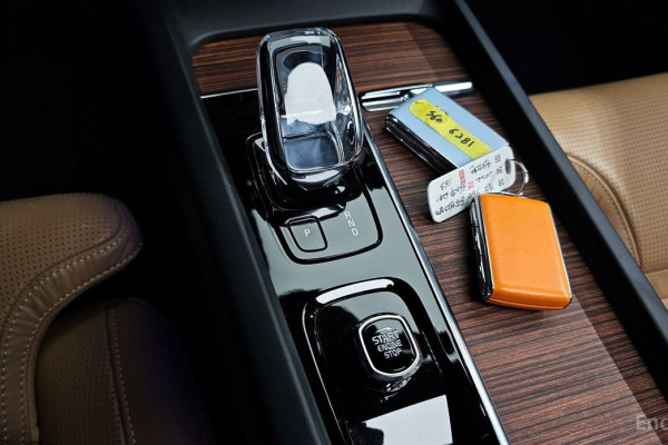 2022 Volvo S60 с пробегом 52 358 км