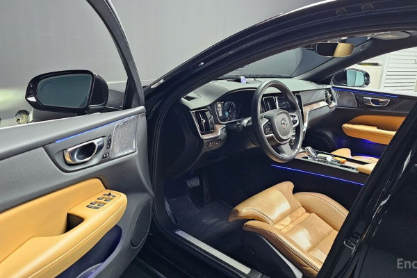 2022 Volvo S60 с пробегом 52 358 км