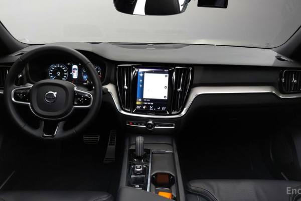 2022 Volvo S60 с пробегом 55 754 км