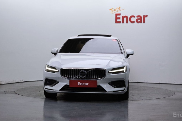 2022 Volvo S60 с пробегом 59 976 км