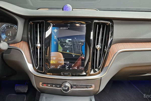 2022 Volvo S60 с пробегом 52 358 км