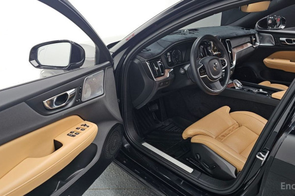2021 Volvo S60 с пробегом 51 202 км