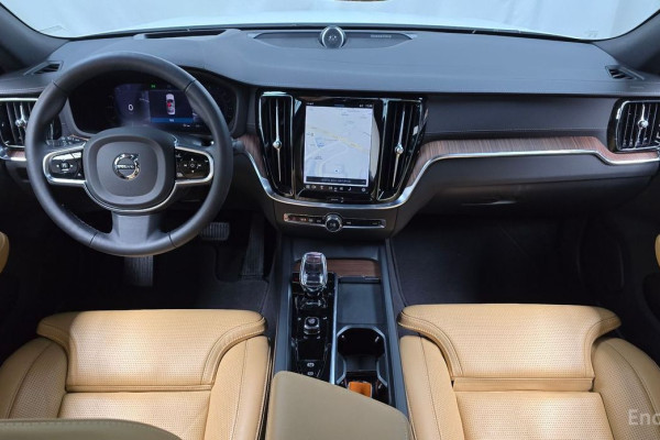 2023 Volvo S60 с пробегом 23 612 км