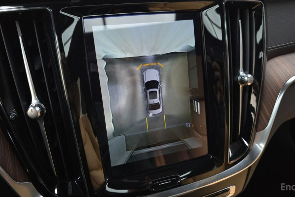 2023 Volvo S60 с пробегом 23 612 км