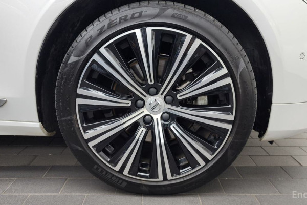 2023 Volvo S90 с пробегом 41 781 км