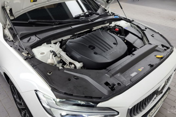 2023 Volvo S90 с пробегом 41 781 км