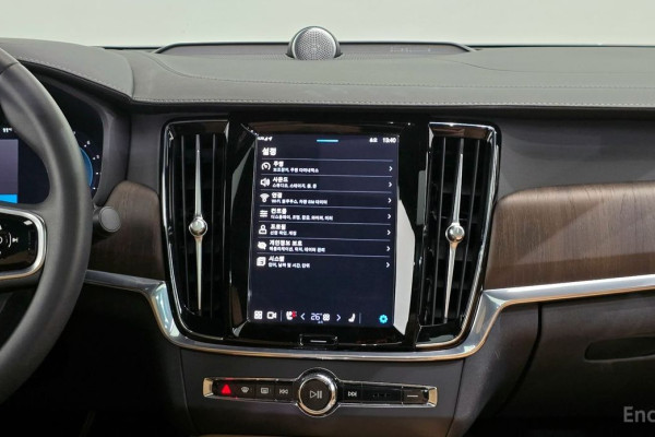 2022 Volvo S90 с пробегом 43 649 км