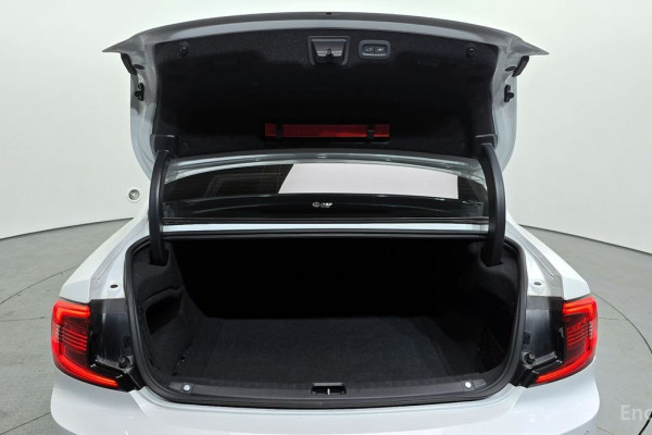 2022 Volvo S90 с пробегом 43 649 км