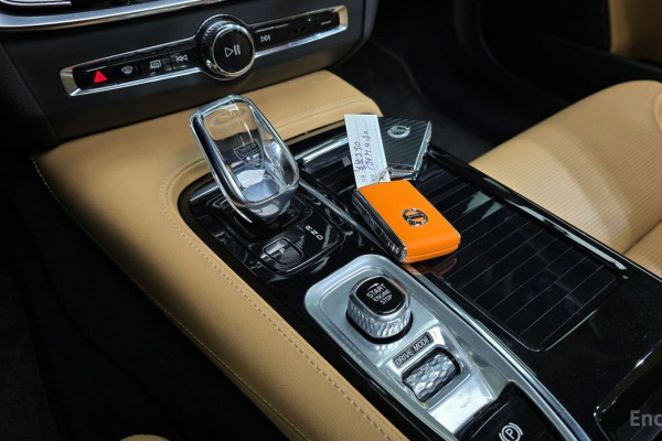 2021 Volvo S90 с пробегом 81 287 км