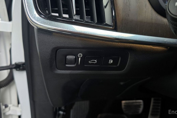 2021 Volvo S90 с пробегом 81 287 км