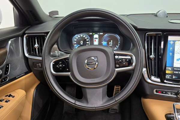 2021 Volvo S90 с пробегом 81 287 км