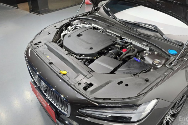 2022 Volvo S90 с пробегом 54 694 км