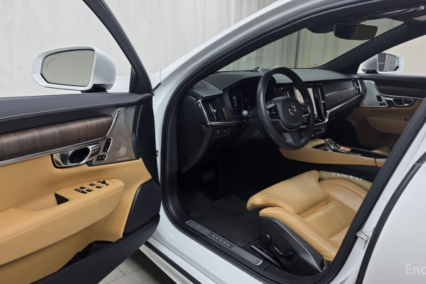 2022 Volvo S90 с пробегом 60 833 км