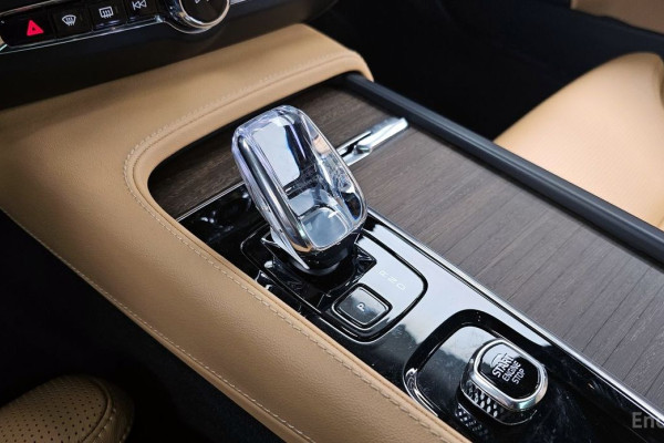 2023 Volvo S90 с пробегом 28 780 км