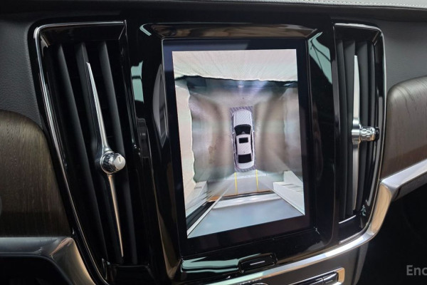 2022 Volvo S90 с пробегом 60 833 км