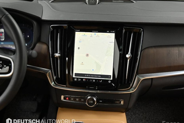 2023 Volvo S90 с пробегом 63 975 км