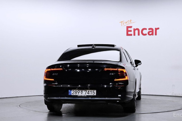 2023 Volvo S90 с пробегом 30 012 км