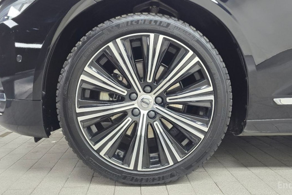 2023 Volvo S90 с пробегом 81 046 км