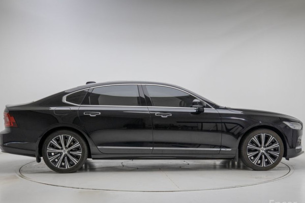 2023 Volvo S90 с пробегом 60 831 км