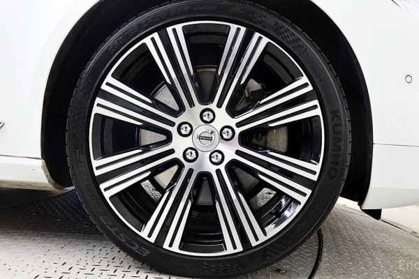 2022 Volvo S90 с пробегом 64 163 км