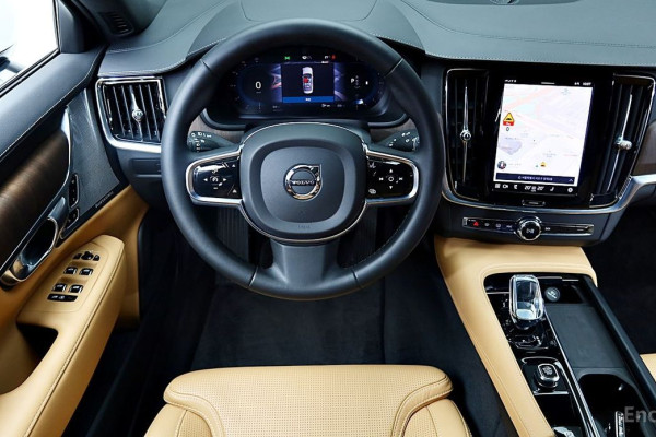 2022 Volvo S90 с пробегом 64 163 км