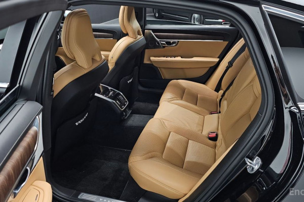 2023 Volvo S90 с пробегом 30 012 км