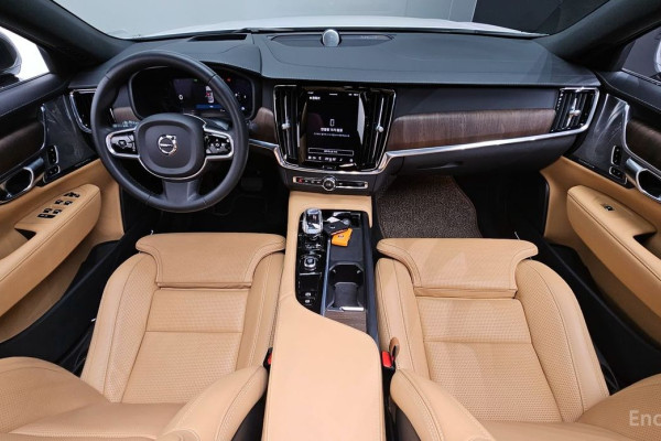 2023 Volvo S90 с пробегом 35 033 км