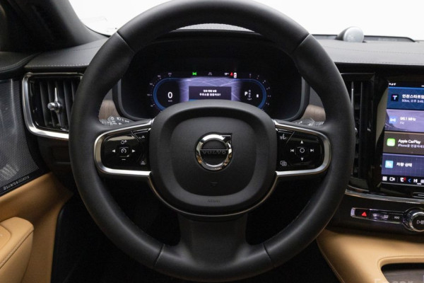 2023 Volvo S90 с пробегом 60 831 км