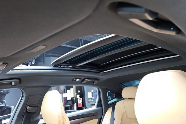 2023 Volvo S90 с пробегом 30 012 км