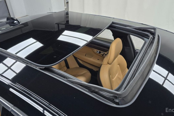 2023 Volvo S90 с пробегом 81 046 км