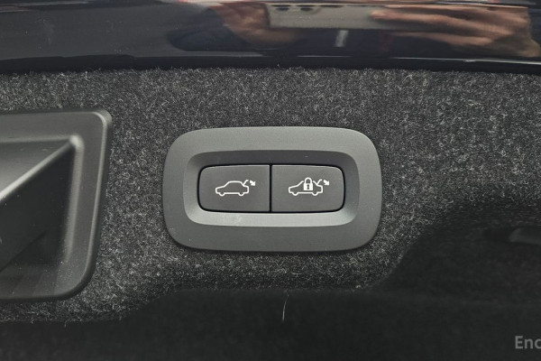 2023 Volvo S90 с пробегом 30 012 км