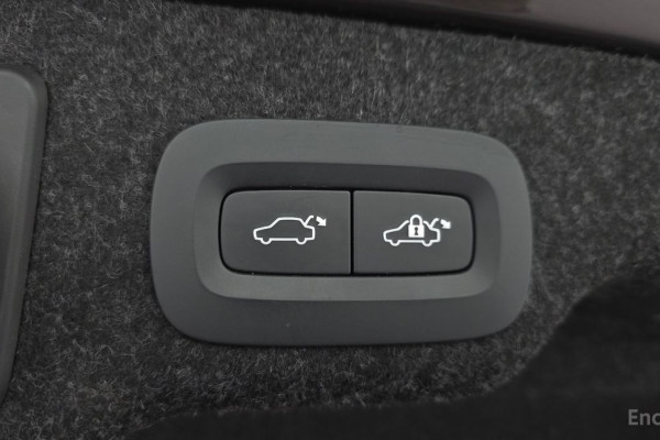 2022 Volvo S90 с пробегом 44 452 км