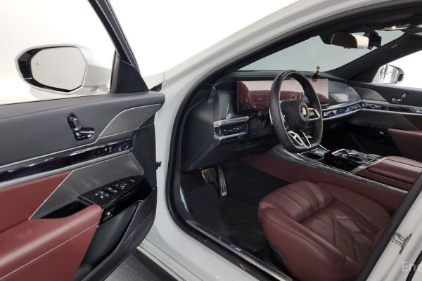 2024 BMW 7 серии с пробегом 36 793 км