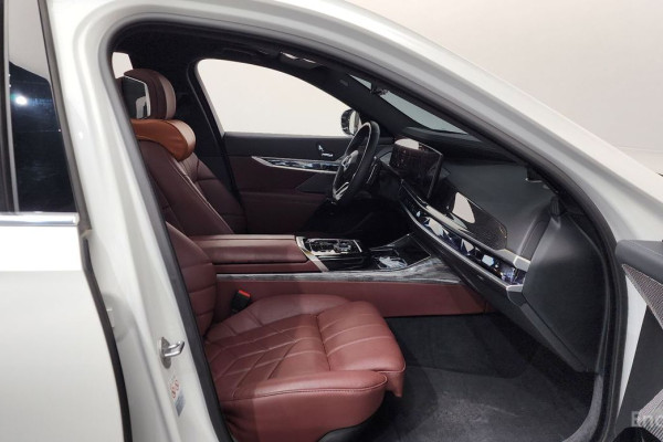 2024 BMW 7 серии с пробегом 36 793 км