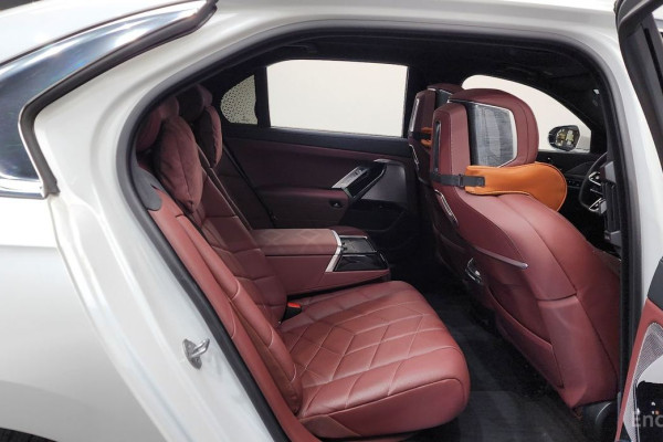 2024 BMW 7 серии с пробегом 36 793 км