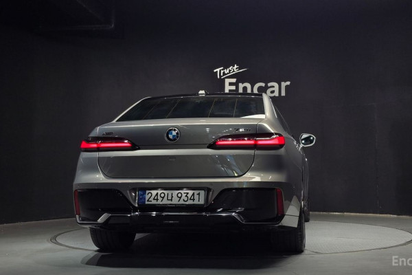 2023 BMW 7 серии с пробегом 12 228 км