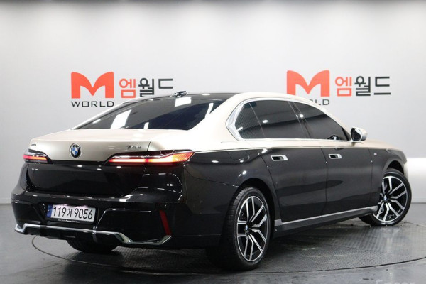 2025 BMW 7 серии с пробегом 13 054 км