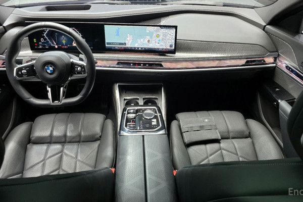 2023 BMW 7 серии с пробегом 12 228 км