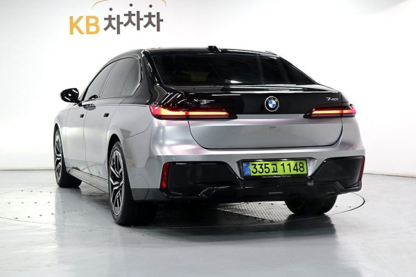 2025 BMW 7 серии с пробегом 12 458 км