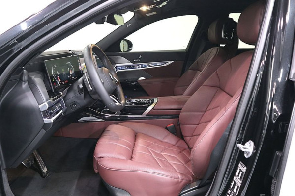 2025 BMW 7 серии с пробегом 12 458 км