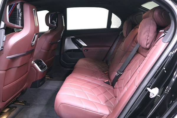 2025 BMW 7 серии с пробегом 12 458 км