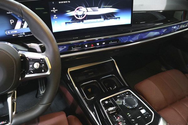 2025 BMW 7 серии с пробегом 12 458 км
