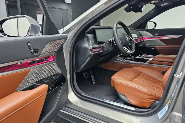 2024 BMW 7 серии с пробегом 17 737 км
