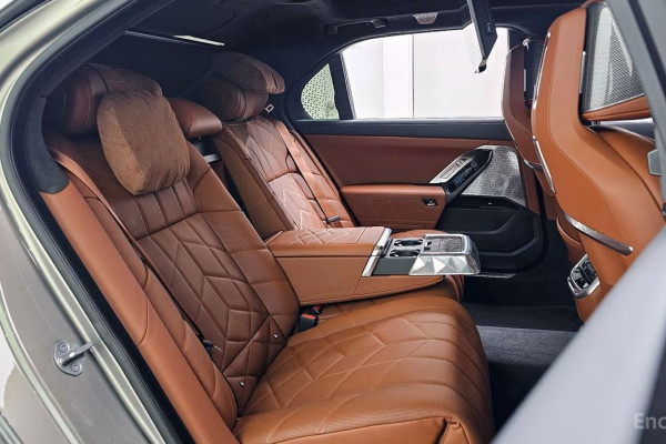 2024 BMW 7 серии с пробегом 17 737 км