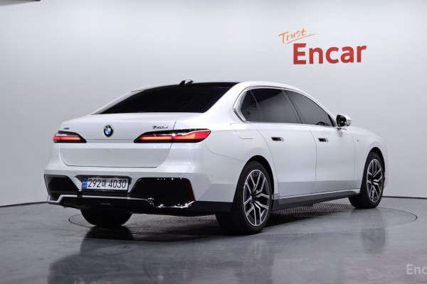 2025 BMW 7 серии с пробегом 9 567 км