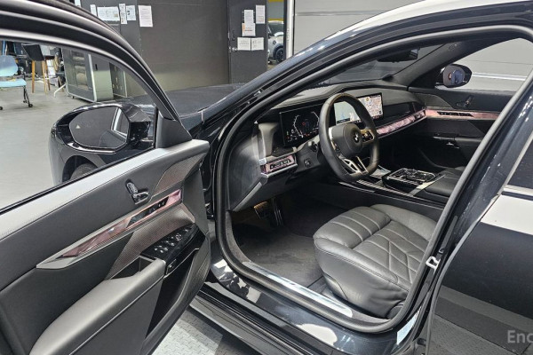 2025 BMW 7 серии с пробегом 6 687 км